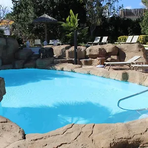 Hotel The Red Farm Relais &, Iklin